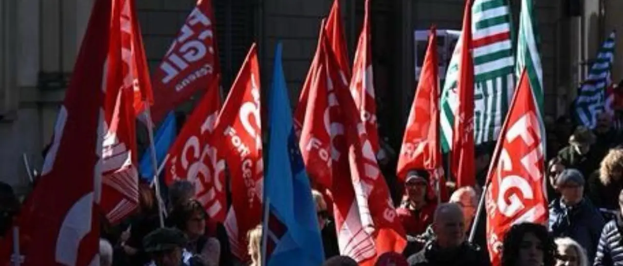 Il Governo nel mirino dei sindacati calabresi: «Non mantiene gli impegni, pronti alla mobilitazione nazionale»