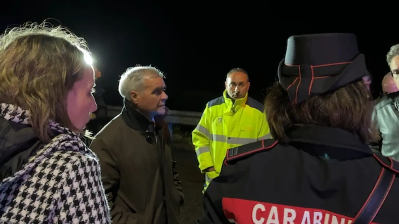 Sequestrato ponte crollato sulla Sila-Mare, il sindaco di Longobucco: «La strada non doveva essere costruita lungo il torrente»