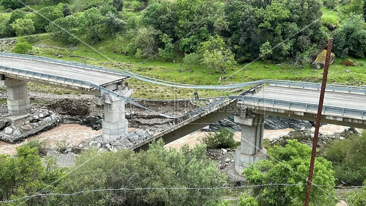 Il ponte crollato sulla Sila-Mare è il simbolo di una Calabria tarlata dalla peggiore politica