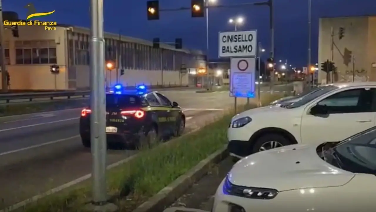 Milano, società fantasma per evadere le tasse e riciclare denaro: tra i 9 arrestati un imprenditore vicino ai clan Mancuso e Pesce