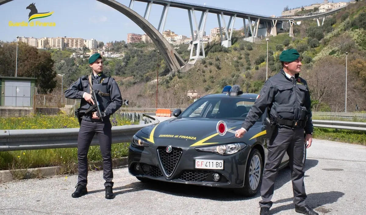 Catanzaro, incassavano fondi Ue con false certificazioni: nei guai 7 aziende agricole e sequestro beni per 700mila euro