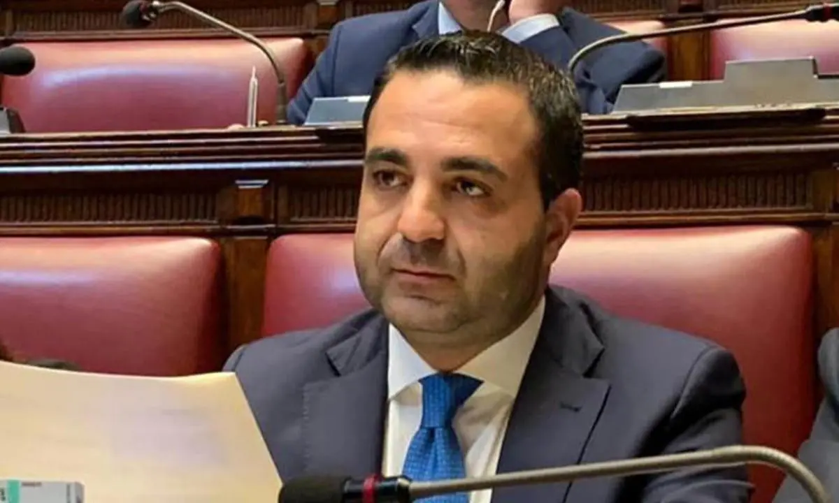 Reggina, il caso in Parlamento: «Il Tribunale non autorizzava i pagamenti, per la giustizia sportiva è un illecito. Un paradosso»