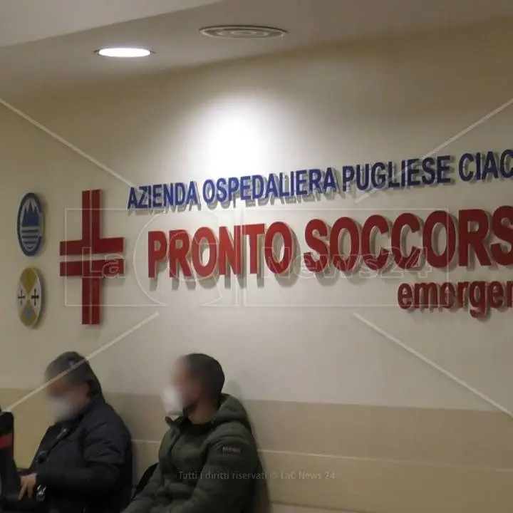 Catanzaro, sopralluogo del commissario La Regina al Pronto soccorso: «Tanti pazienti nei corridoi, ora si cambia»