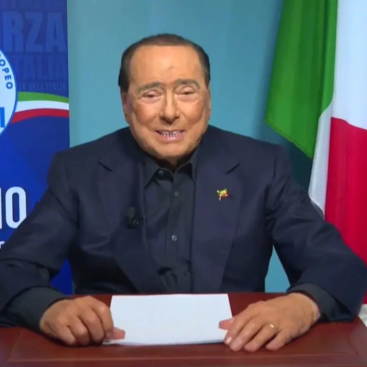 Convention Fi, Berlusconi: «Serve esercito europeo, se oggi la Cina ci invadesse potemmo solo imparare il cinese»