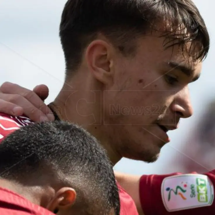 Reggina, gli amaranto tornano a sorridere: doppietta di Strelec e Como battuto 2-1