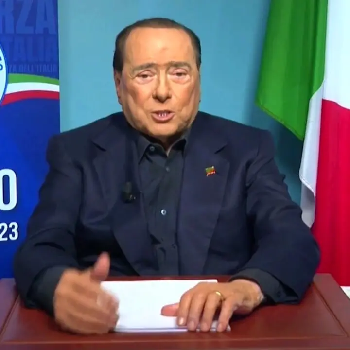 Berlusconi is back: il ritorno del Caimano, l’autoelogio di Occhiuto e la delusione dei delfini