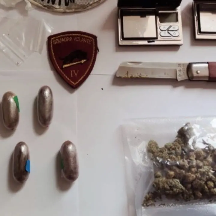 Droga a Crotone, diverse dosi di marjuana e hashish sequestrate nel quartiere Tufolo