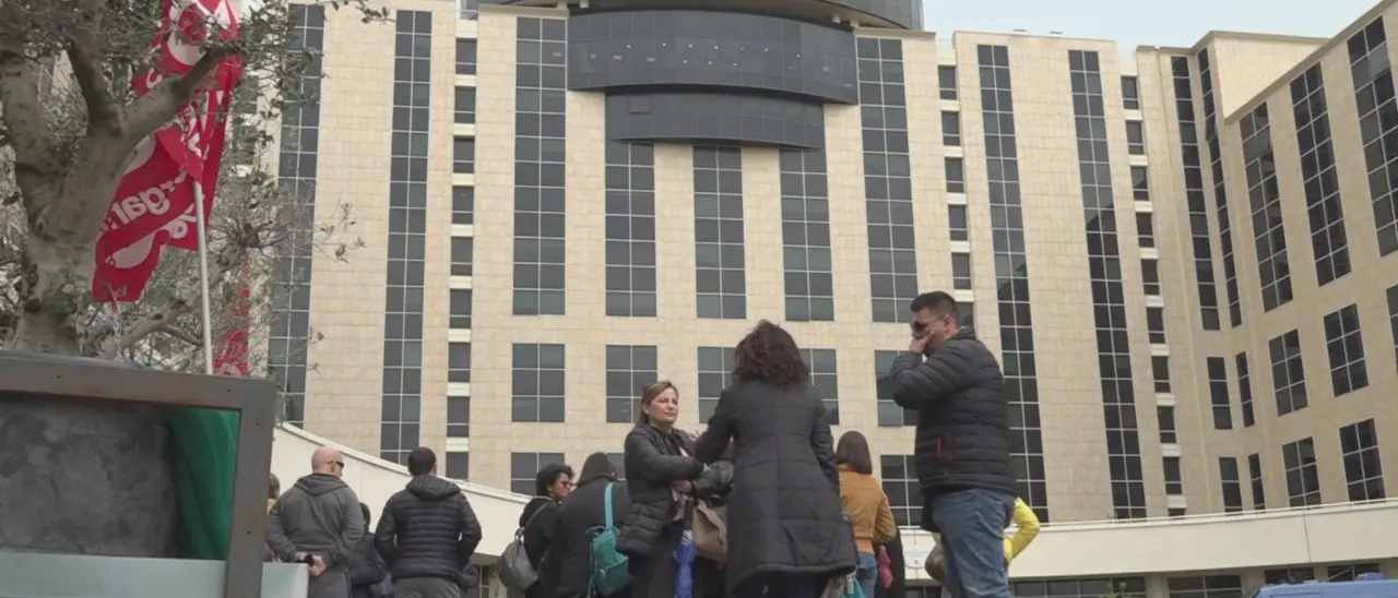 Si Cobas se la prende anche con Sanibook: «Un altro flop di Occhiuto»