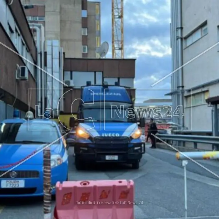 Omicidio a Reggio Calabria, ricercato il cognato della vittima: lo sparo al torace dopo una lite