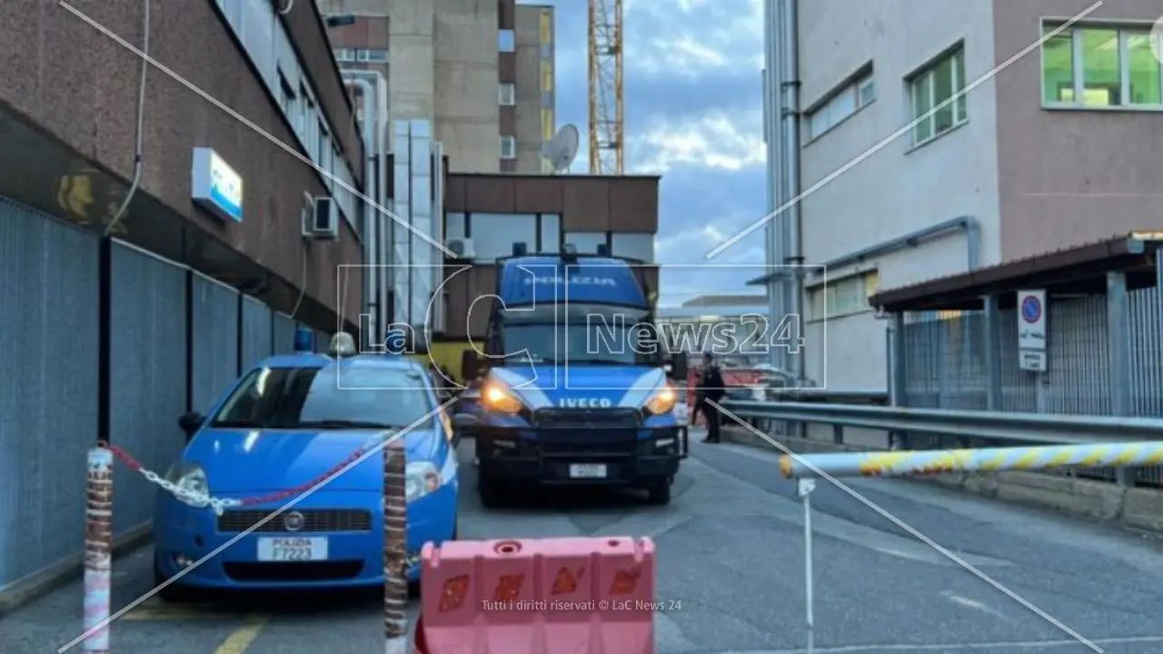 Omicidio a Reggio Calabria, ricercato il cognato della vittima: lo sparo al torace dopo una lite