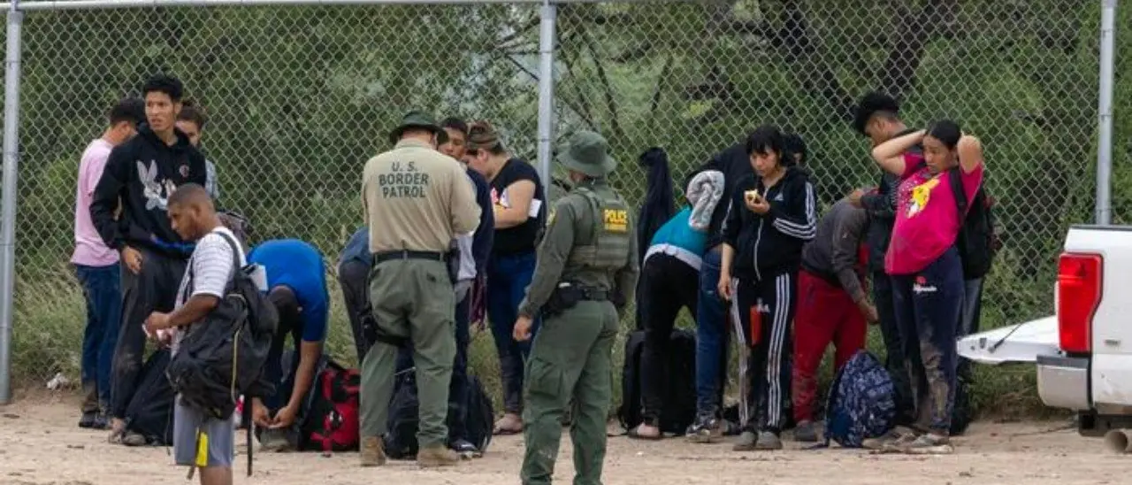 Scadute le norme anti-Covid, caos al confine tra Stati Uniti e Messico