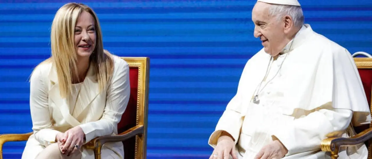 Stati generali della natalità, il Papa: «Mi arrabbio quando mi chiedono di benedire i cani come se fossero figli»