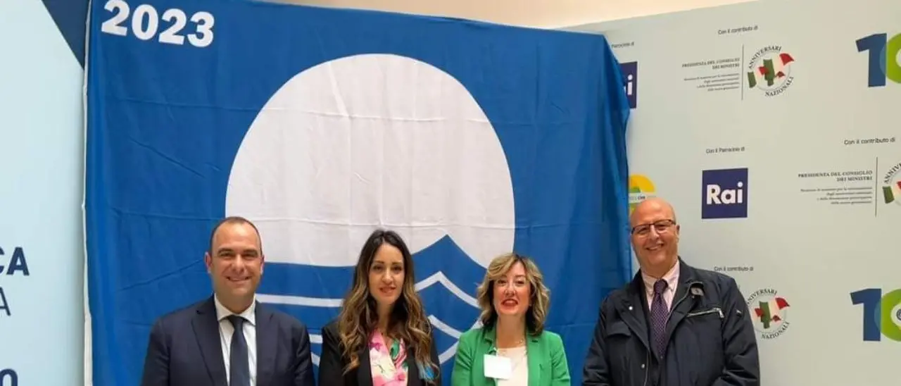 Bandiere blu 2023, la soddisfazione dei Comuni calabresi per il grande riconoscimento