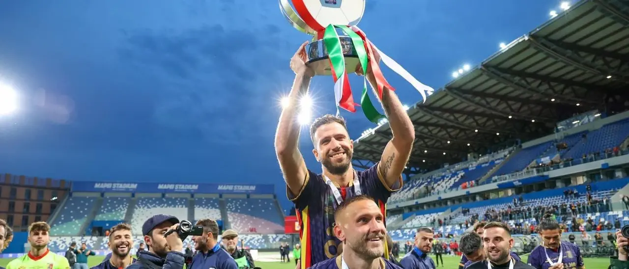 Il Catanzaro alza anche la Supercoppa di Serie C, basta un pareggio contro la Reggiana per aggiudicarsi il titolo