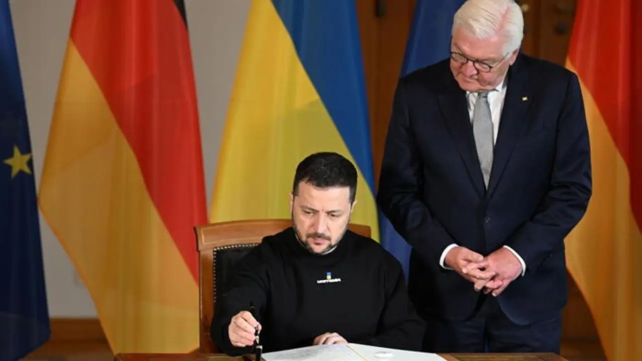 Ucraina, Zelensky a Berlino ringrazia la Germania: «Insieme vinceremo»