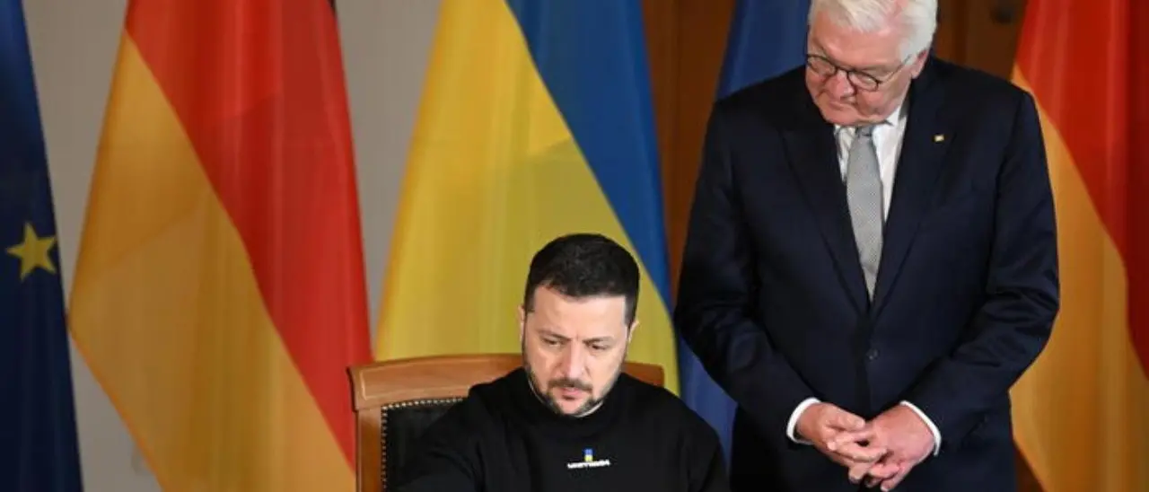 Ucraina, Zelensky a Berlino ringrazia la Germania: «Insieme vinceremo»
