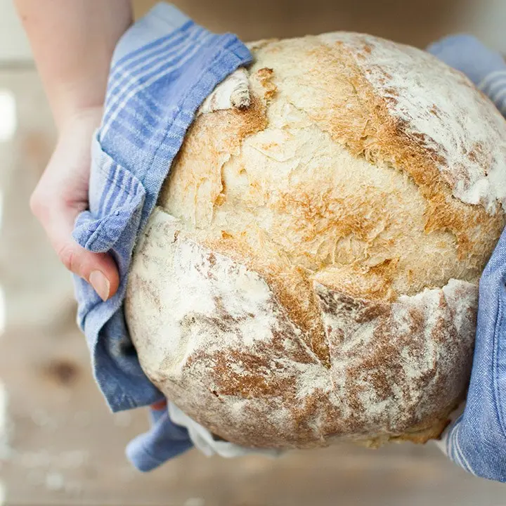 Sfornavano pane ma senza autorizzazione. Sigilli a un forno di Lamezia Terme
