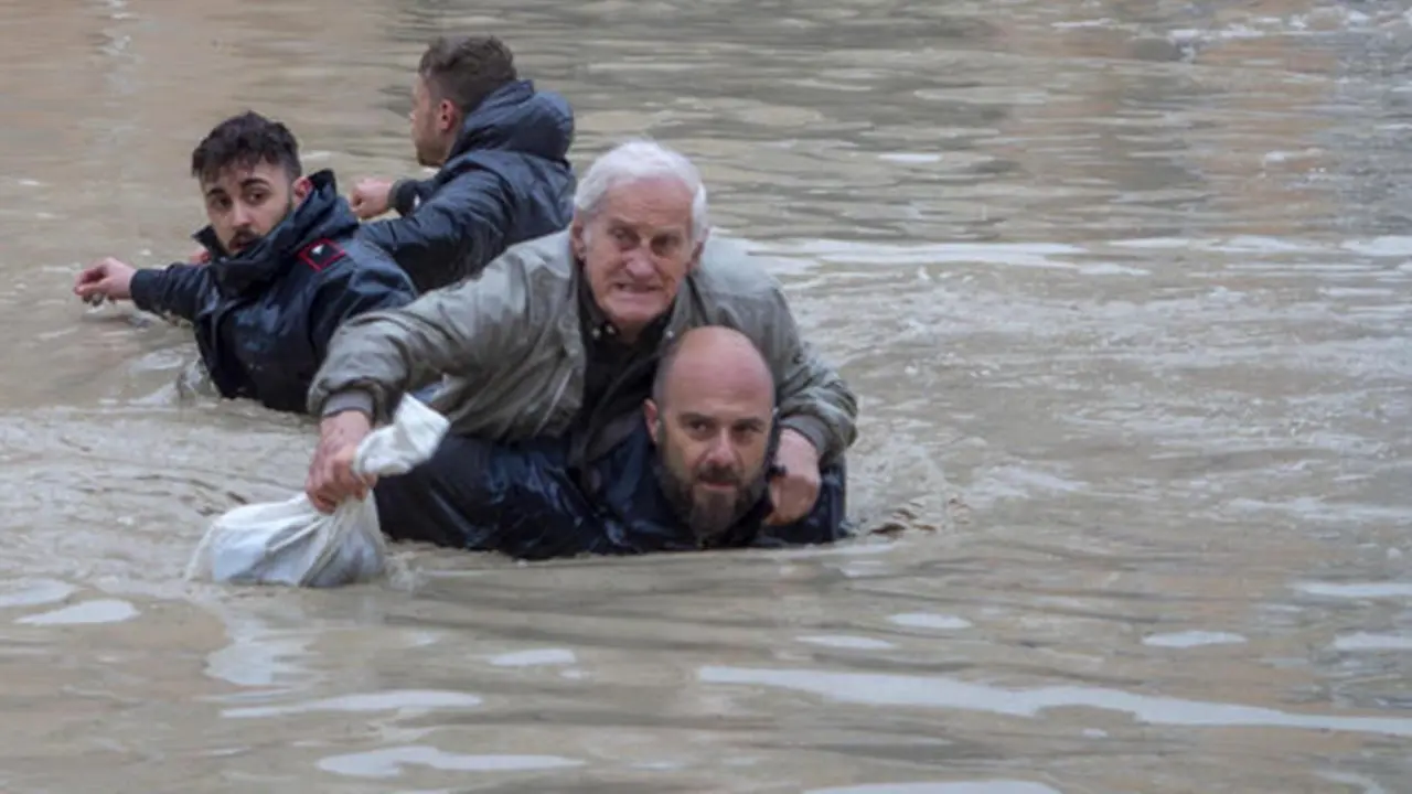 Maltempo e alluvioni, il Cnr: «Fenomeni rari a maggio, intensi per colpa del cambiamento climatico»