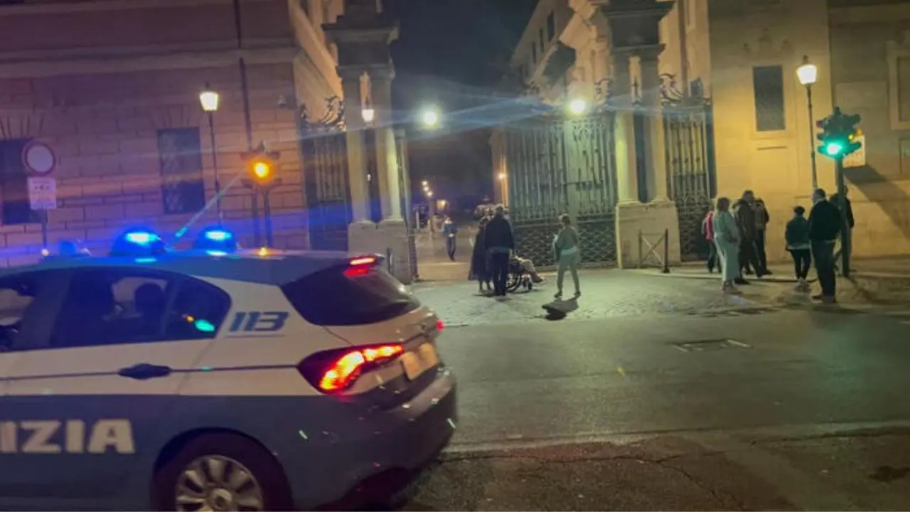 Vaticano, 40enne forza i varchi d’ingresso con l’auto: gendarme spara alle ruote per bloccarlo