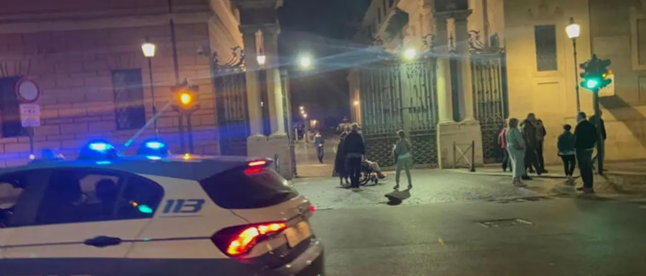 Vaticano, 40enne forza i varchi d’ingresso con l’auto: gendarme spara alle ruote per bloccarlo