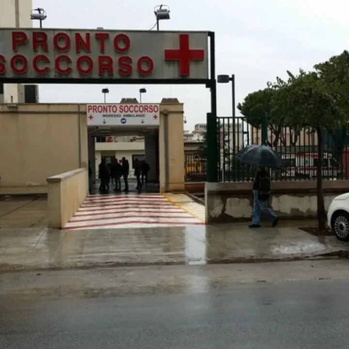 Palermo, undicenne accoltella fuori la scuola 14enne che lo bullizzava
