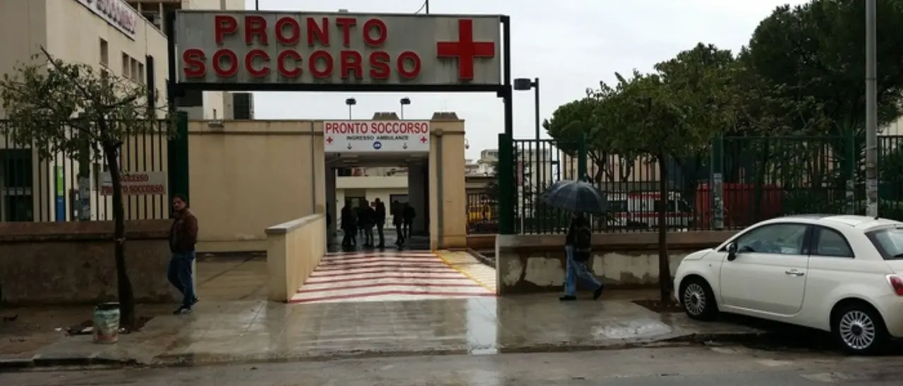 Palermo, undicenne accoltella fuori la scuola 14enne che lo bullizzava