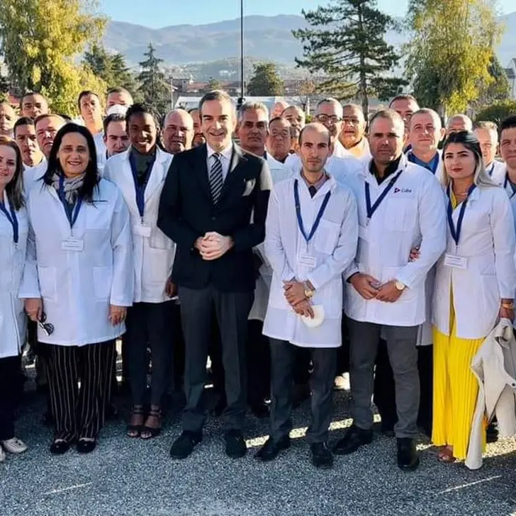 Medici cubani, in arrivo in Calabria altri 123 professionisti: da luglio in corsia, ecco dove