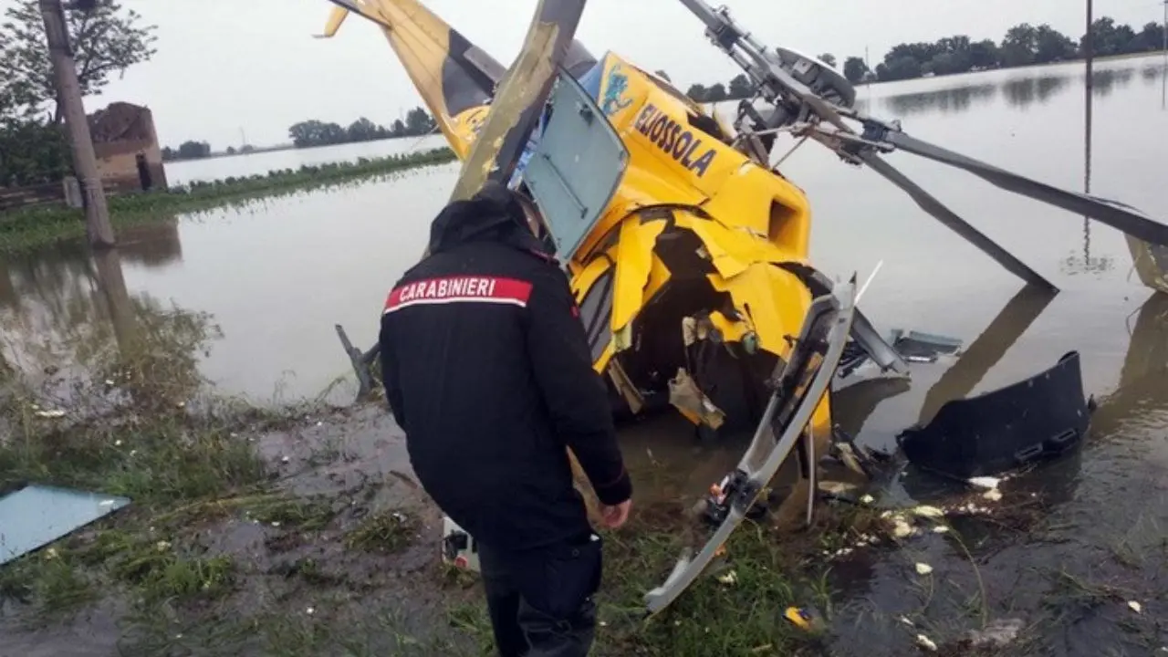 Emilia Romagna, elicottero precipita a Lugo durante i soccorsi: quattro feriti, due sono gravi