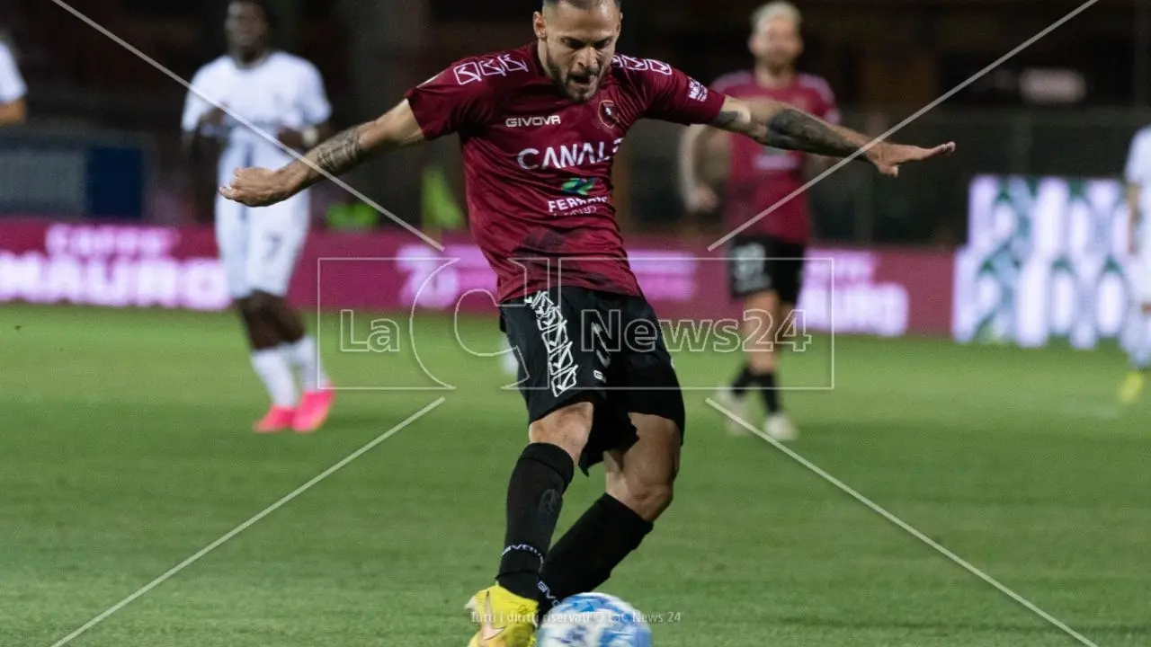 Reggina da impazzire: Canotto abbatte l’Ascoli al 94°, gli amaranto sono ai playoff