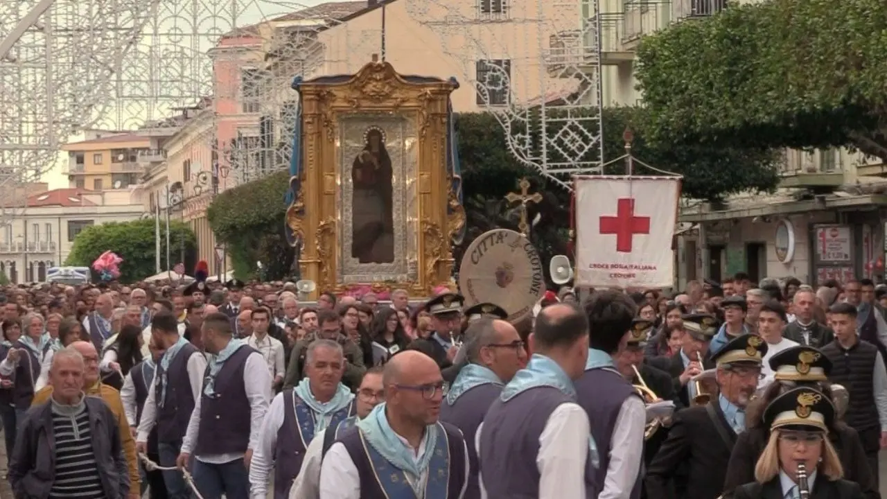 Crotone, il pellegrinaggio al Santuario di Capocolonna si farà ma con partenza all’alba