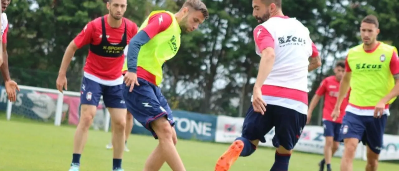 Crotone, è iniziata la settimana dell’esordio ai play off: sabato in campo per l’andata dei quarti