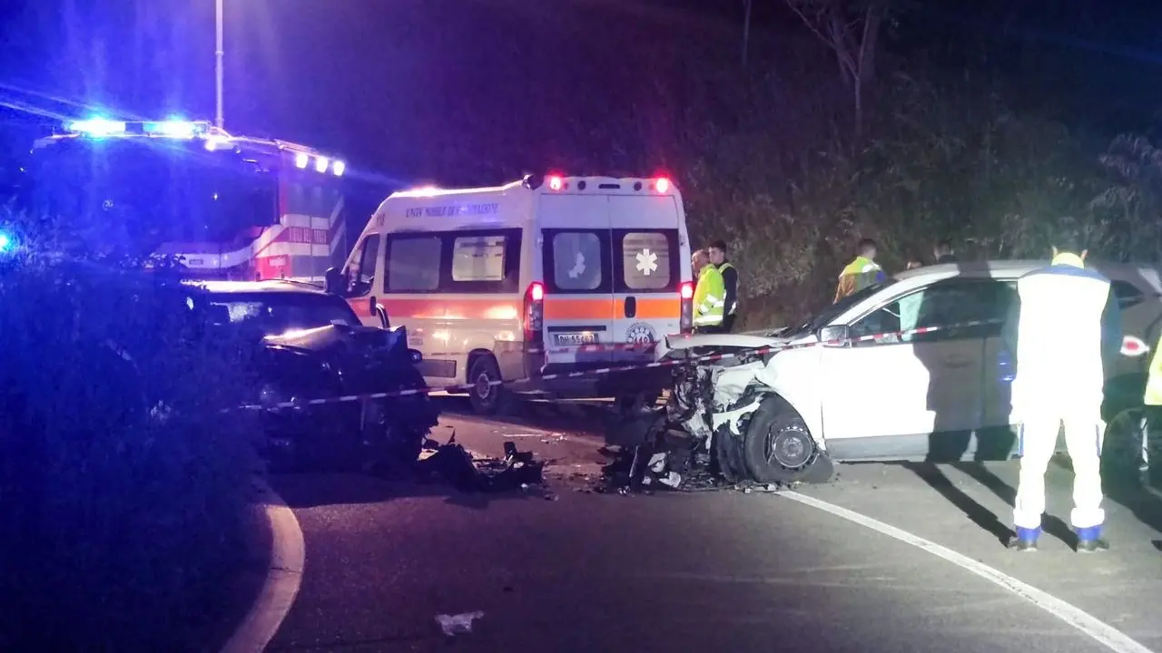 Incidente nel Cosentino, scontro tra due auto lungo la statale 660: morta una donna