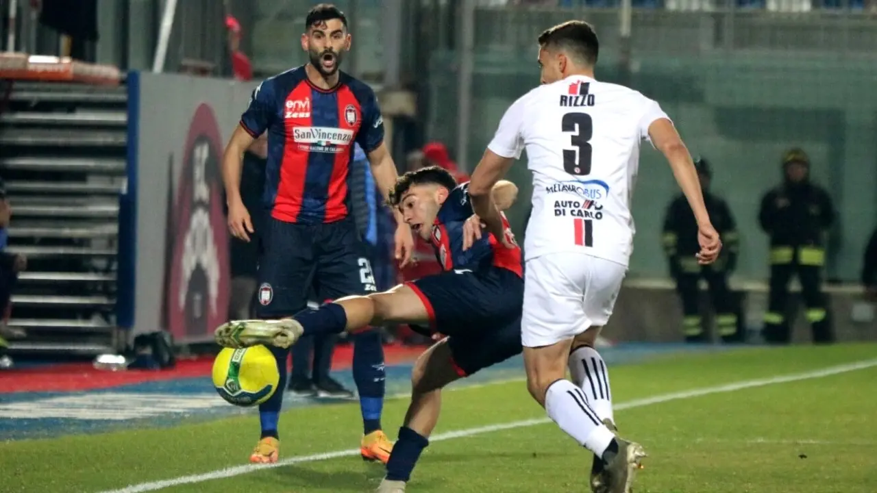 Play off di Serie C, il Crotone pesca il Foggia: ai quarti gli Squali affronteranno i Satanelli