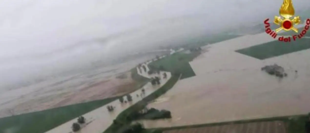 Sale a 15 il bilancio delle vittime: recuperato un cadavere nelle campagne del Ravennate