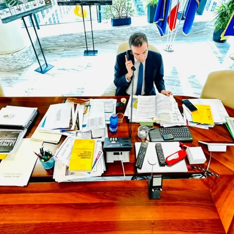 Dai fondi per la depurazione ai controlli con i droni, Occhiuto illustra le azioni messe in campo in vista dell’estate