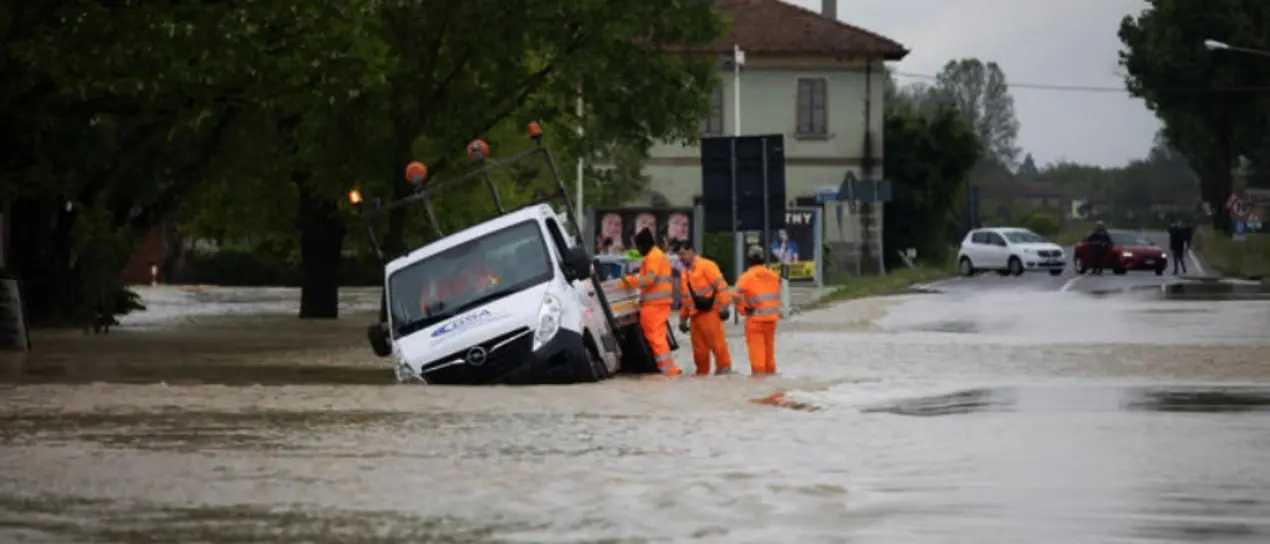 Mentre il governatore dell’Emilia Romagna chiede i fondi per le catastrofi si affaccia il rischio di infezioni