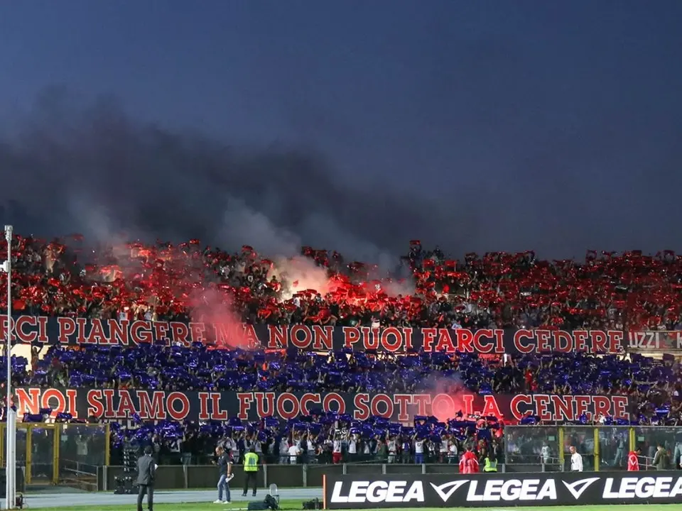 Cosenza Calcio, incontro fra i tifosi e il dg Gualtieri: «La contestazione non si ferma»