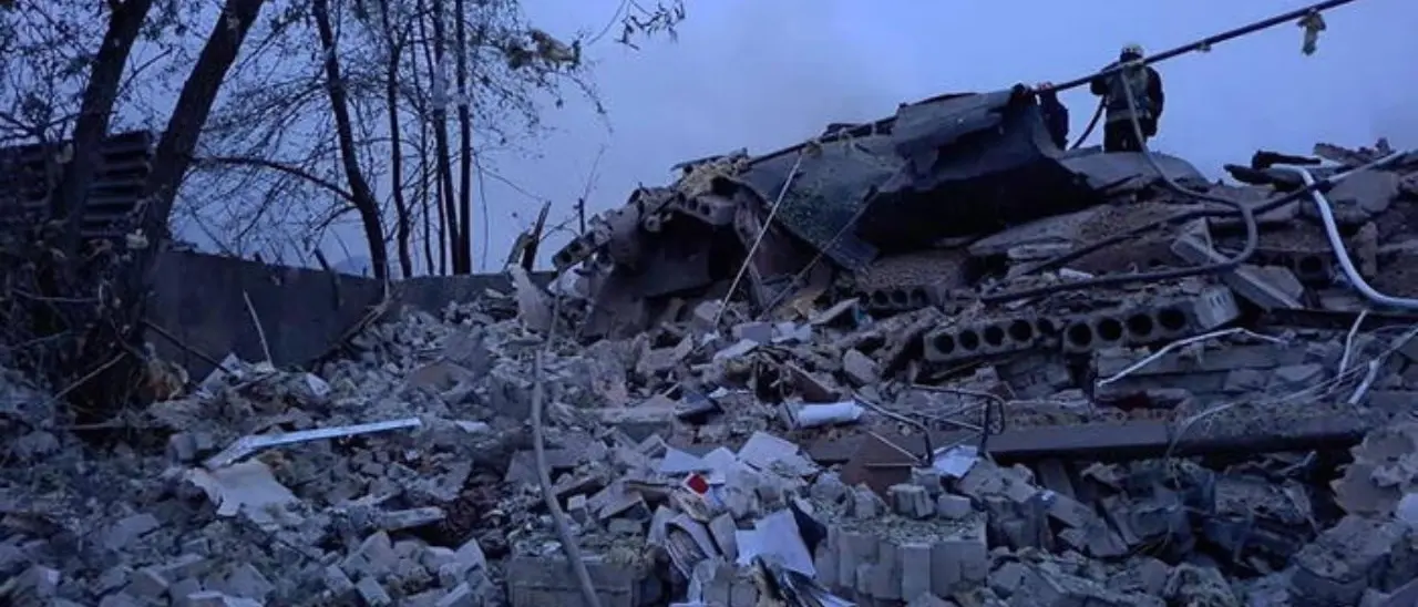 Ucraina, ancora attacchi russi: esplosioni registrate a Dnipro e Kiev. Allarme antiaereo in 11 regioni