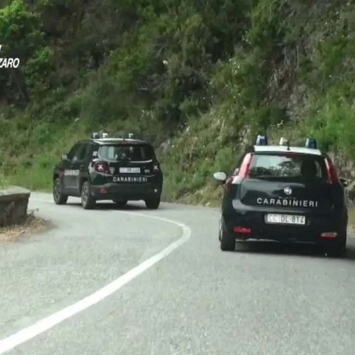 Dramma a Roccelletta di Borgia, 55enne cade da un’altezza di tre metri e muore