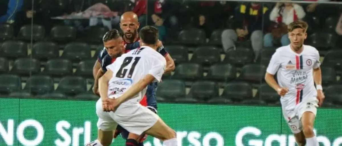 Al Foggia l’andata dei quarti, il Crotone cade per 1-0 allo Zaccheria