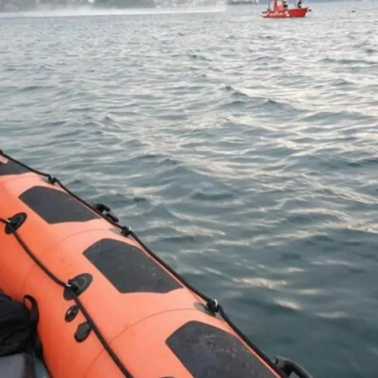 Barca si ribalta e affonda a causa di una tromba d’aria sul lago Maggiore, 4 morti