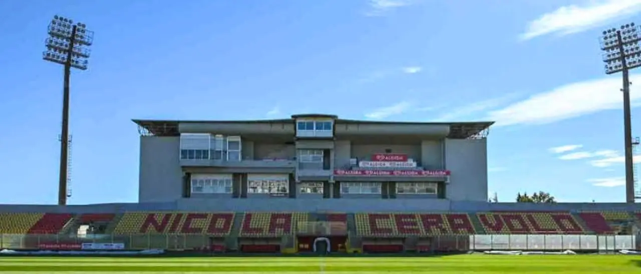 Catanzaro, via libera ai lavori del Ceravolo ma i giallorossi potrebbero disputare le prime gare di Serie B al Nord