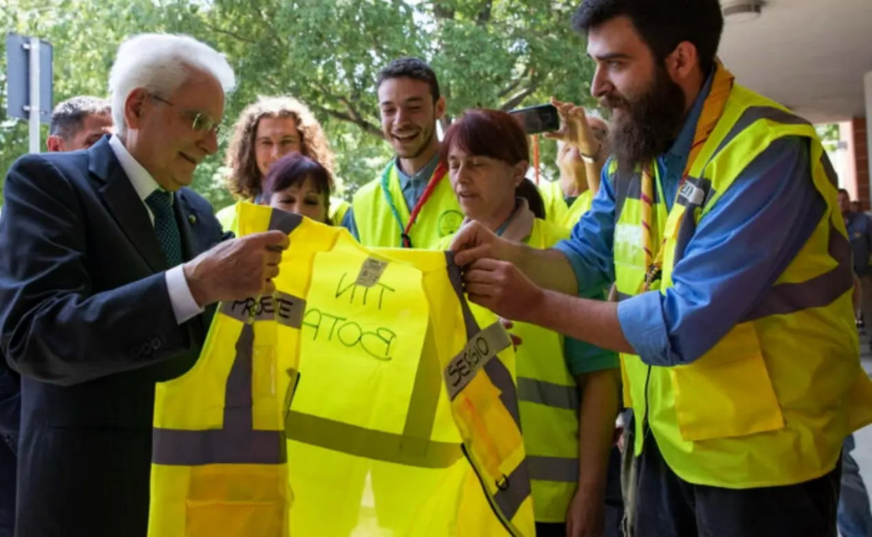 Mattarella nelle zone alluvionate dell’Emilia Romagna: «Non sarete soli. La ricostruzione sia veloce»