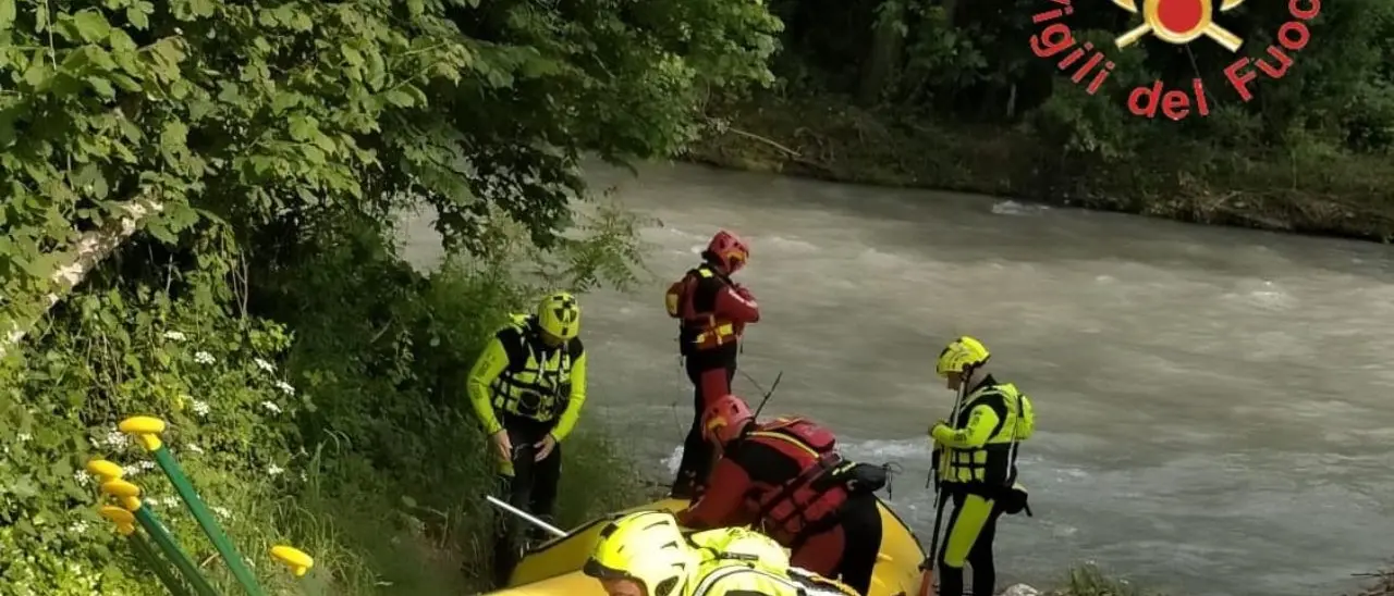 Proseguono le ricerche di Denise Galatà, ritrovato il caschetto della studentessa dispersa nel fiume Lao - LIVE