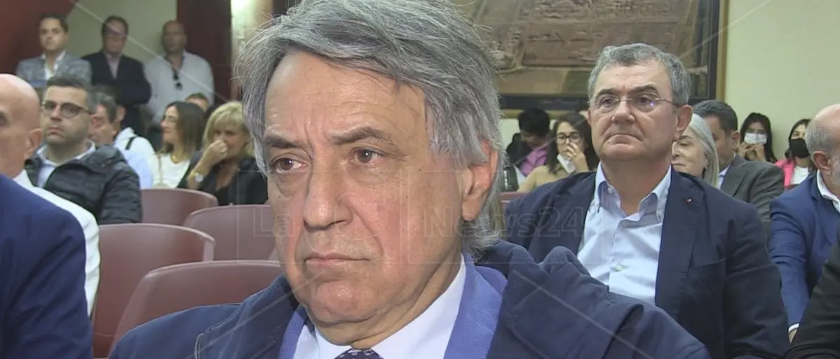 Gite pericolose? Il preside del liceo Telesio: «Non si possono rinchiudere i ragazzi in un museo»