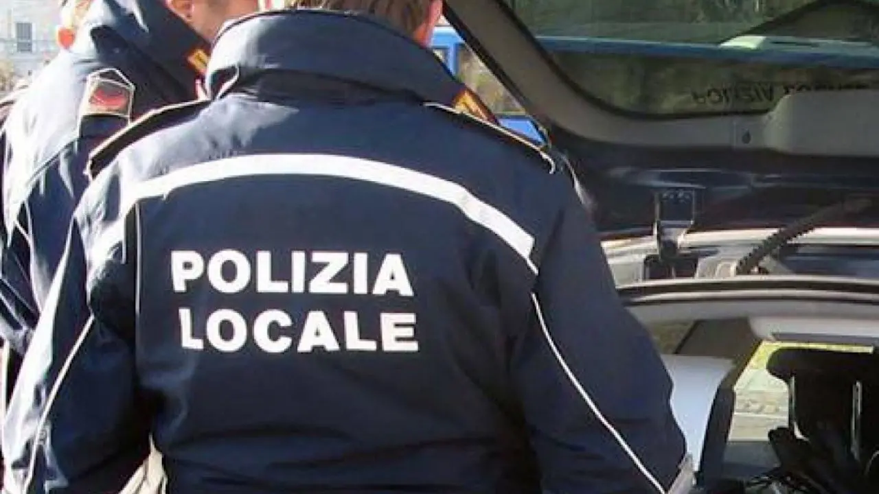 Spaccio e prostituzione nel Catanzarese, agente della polizia locale lascia i domiciliari