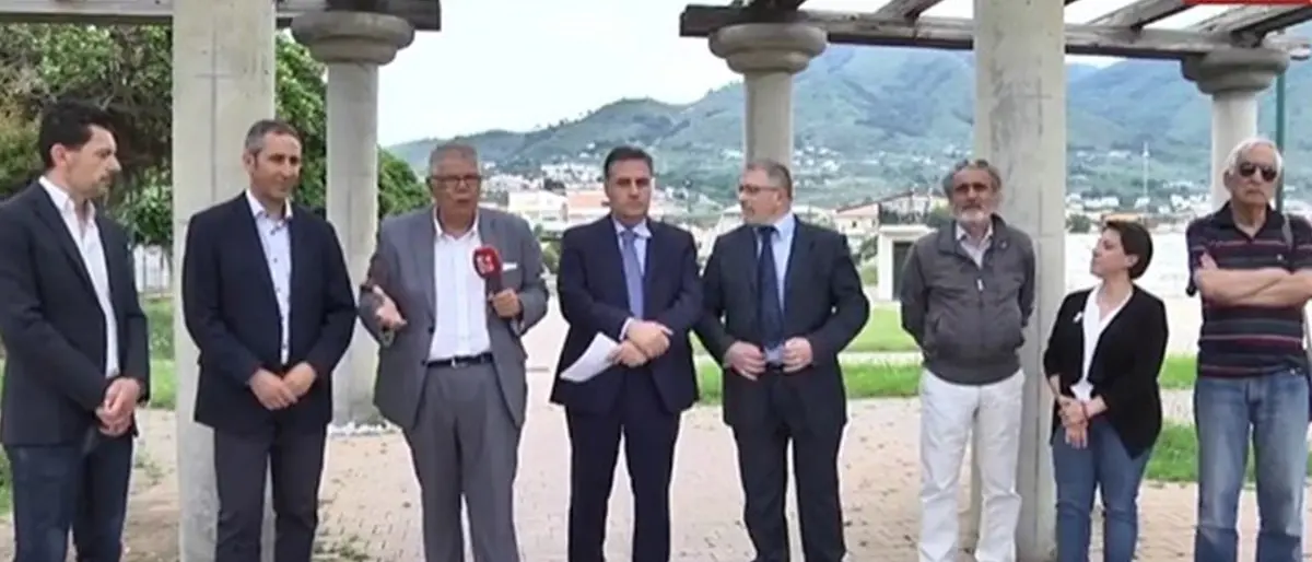 La battaglia di Tortora: rifiuti pericolosi e autorizzazioni dubbie mettono in allarme la comunità