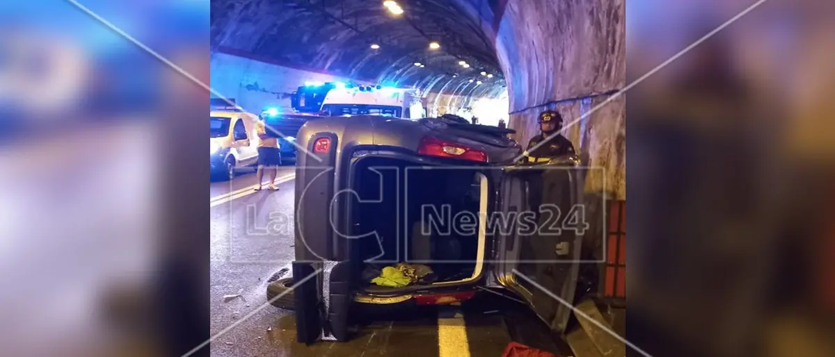 Incidente a San Fili sulla statale 107: tre feriti a seguito dell’impatto in galleria tra due auto