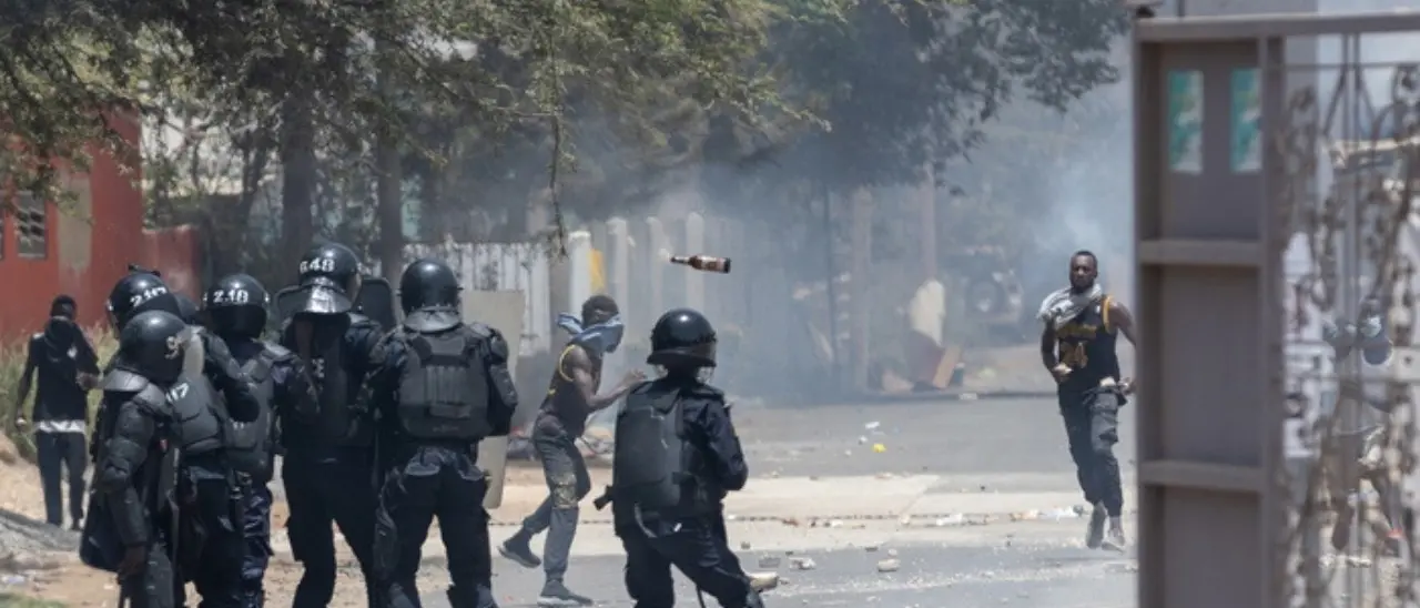 Senegal, scontri per la condanna del capo dell’opposizione Sonko: almeno nove morti
