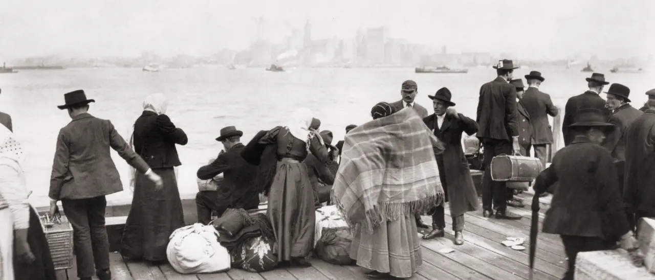 Il sogno americano: due secoli di emigrazione calabrese raccontata con lettere, foto e carte d’imbarco